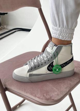 Стильные женские высокие кроссовки кеды nike blazer mid x dior белые с серым