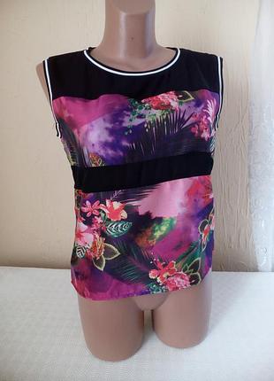 Яскрава блуза-футболка