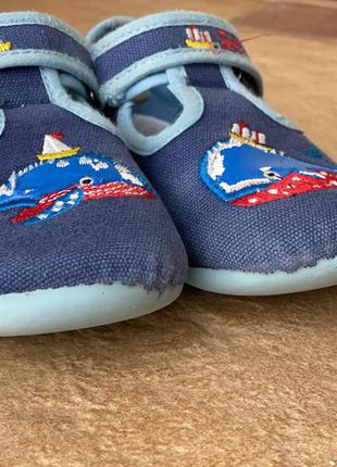 Chicco детские тапочки