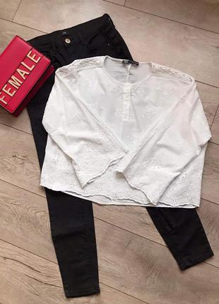Базовая белая блузка свободного кроя фирмы zara, рубашка