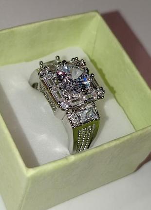Срібний перстень з коштовним камінням для чоловіків