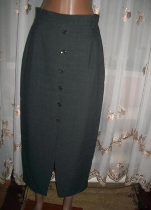Строгая офисная юбка серого цвета