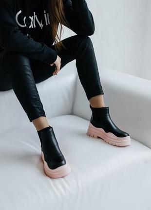 Зимние женские ботинки на меху bottega veneta mini no logo, розовые/черные (боттега, черевики)5 фото