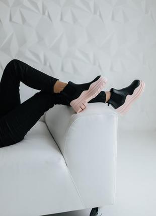 Зимние женские ботинки на меху bottega veneta mini no logo, розовые/черные (боттега, черевики)7 фото