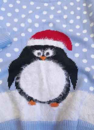 Крутой голубой праздничный новогодний свитер с пингвином в горошек на новый год5 фото