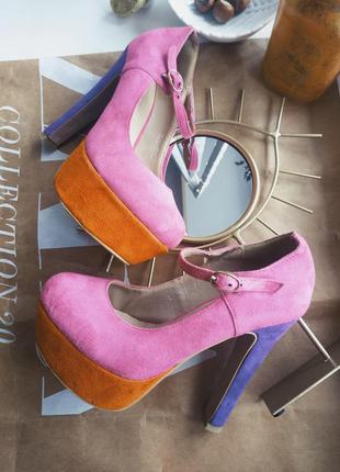 Туфли на каблуке