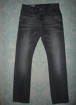 Джинсы на мужчину или мальчика-подростка