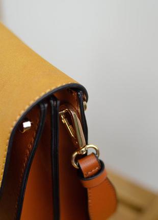Warehouse коричневая плечевая, ручная сумка на 2 отделения с декоративным элементом, pu кожа10 фото