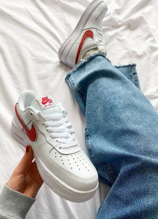 Жіночі кросівки демісезонні nike air force 1 low white red3 фото