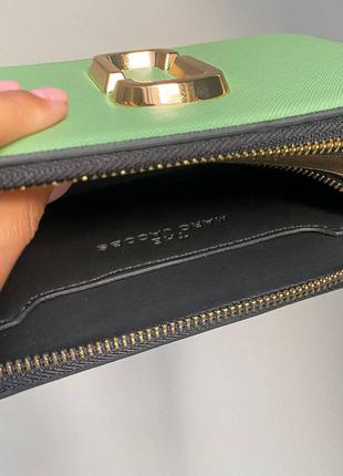 Marc jacobs snapshot mint /gold /white logo брендовая фисташковая зелёная мини сумочка с ремешком зелена фісташкова стильна міні сумка10 фото