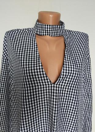 Блуза-сорочка в актуальну чорно-білу клітинку, з чокером, оверсайз, об'ємні рукави (zara) xs-s3 фото