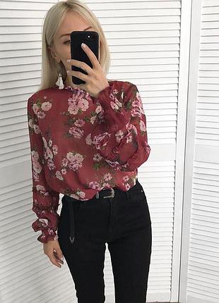 Блуза в цветочный принт zara