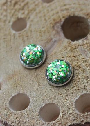 Серьги серёжки гвоздики с красивым блестящим камешком зелёные2 фото