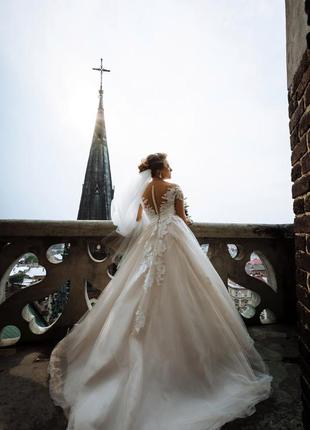 Весільна сукня