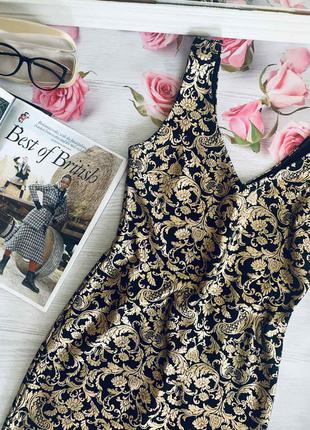 Невероятно красивое платье с блестящим эффектом металлик forever 21