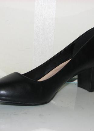 Женские матовые черные туфли на устойчивом каблуке размер 405 фото