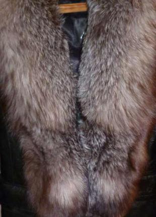 Пальто с шикарным мехом песца и внутренней вставкой из меха кролика.3 фото