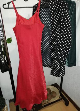Платье в бельевом стиле ярко-красное3 фото