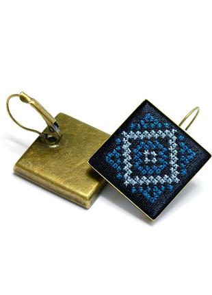Вишиті сережки нева