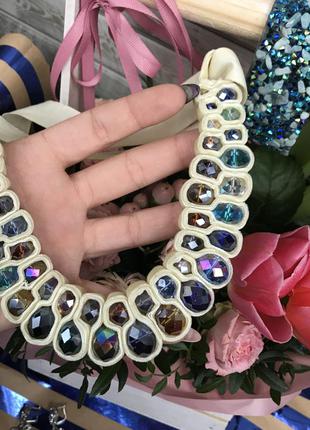 Бежевая молочная подвеска ожерелье бусы с цветными камнями