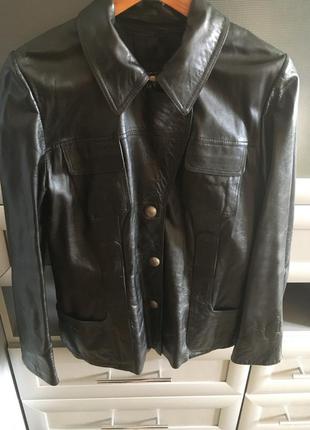 Курточка шкіряна