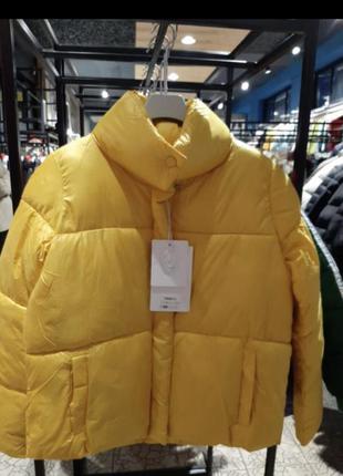 Яркая куртка💛! зимняя! италия