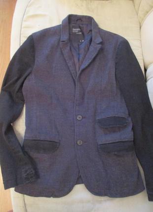 Пиджак bershka с джинсовыми рукавами.размер s(36)