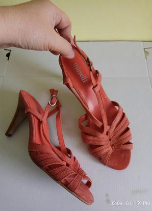 Босоніжки 38 40 розмір бренд minelli