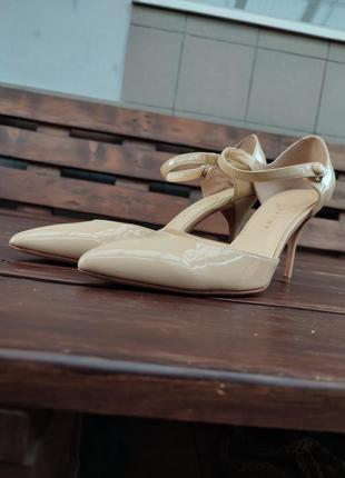 Изысканные туфли на высоком каблуке ivanka trump лаковая кожа босоножки5 фото