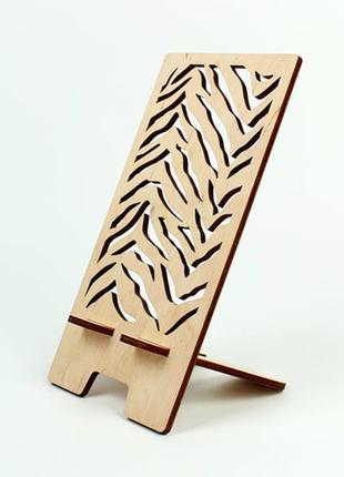 Подставка из дерева для телефона с красивым узором (2292)
