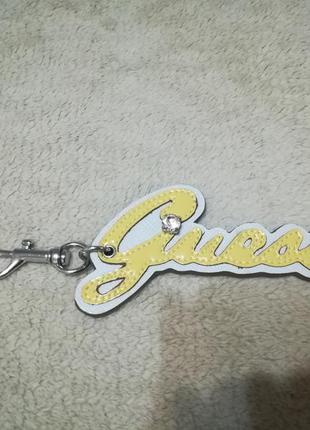 Брелок guess. 2