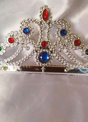 Корона карнавальна діадема з кольоровими каменями пластик (срібло)7 фото