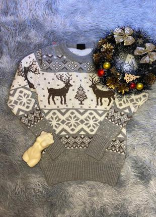 Свитер новогодний