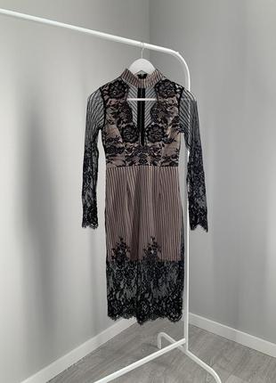 Кружевное вечернее платье