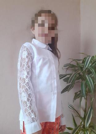Блуза з мереживом