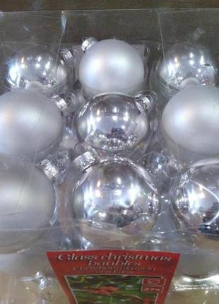 Набір скляних куль christmas gift d 6 см 27 шт асорті (матові та глянцеві) сріблясті4 фото