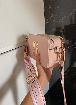 Marc jacobs snapshot pink ll брендовая розовая персиковая милая мини сумочка жіноча рожева стильна пастельна міні сумка4 фото