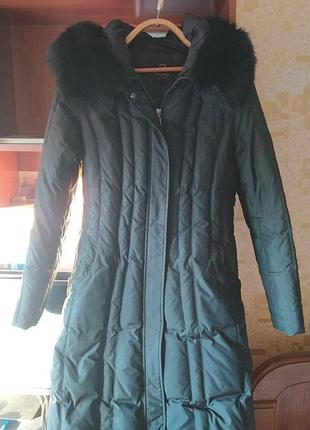 Чёрный пуховик