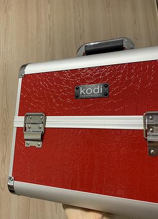 Чемодан кейс для косметики kodi новый