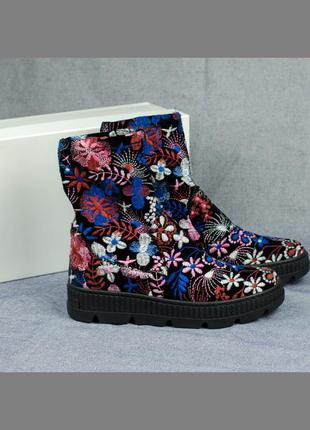 Дизайнерські черевики з вишивкою чоботи blue atelier італія 37-38р