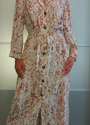 Красивое платье рубашка primark змеиный принт длина 120 см7 фото