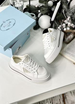 Prada macro re-nylon brushed leather sneakers white жіночі кросівки білі прада