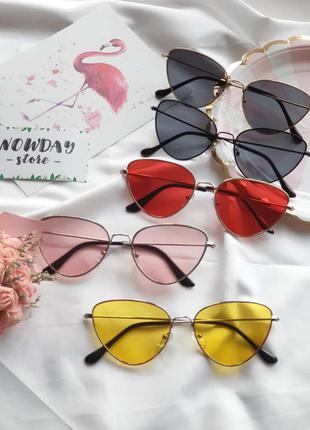 Женские солнцезащитные очки кошачий глаз красные розовые чёрные желтые