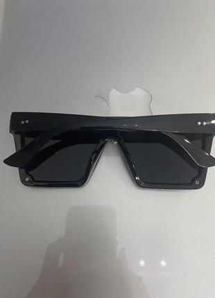 Трендовые  солнцезащитные очки с камнями2 фото