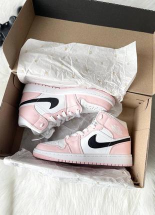 Женские демисезонные nike air jordan 1 высокие кожаные розовые кроссовки🆕1 фото