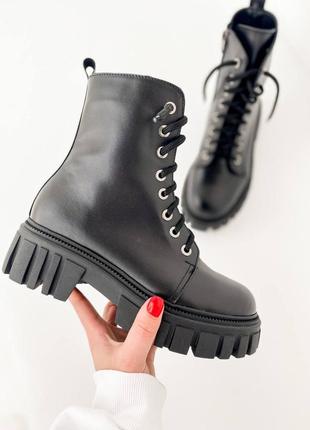 Зимние женские ботинки черные кожаные2 фото