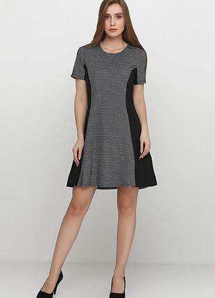 Оригинальное трикотажное платье от бренда h&m 05069930062 разм. 32, 34