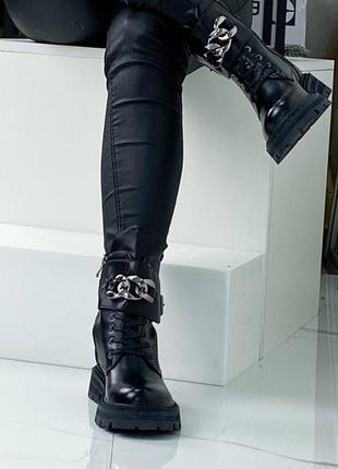 Женские черные кожаные демисезонные деми ботинки на шнурках шнуровке толстой подошве с цепочкой цепью кожа5 фото