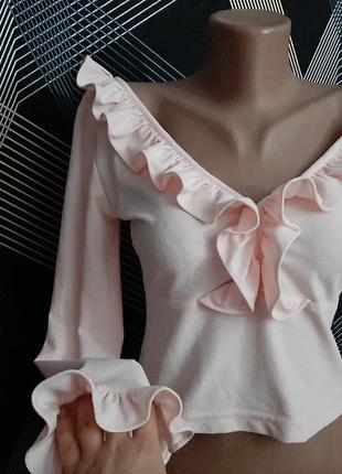 Красивая блузка кофта с воланами1 фото