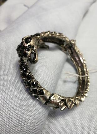 Браслет змея темный метал+черные камни2 фото